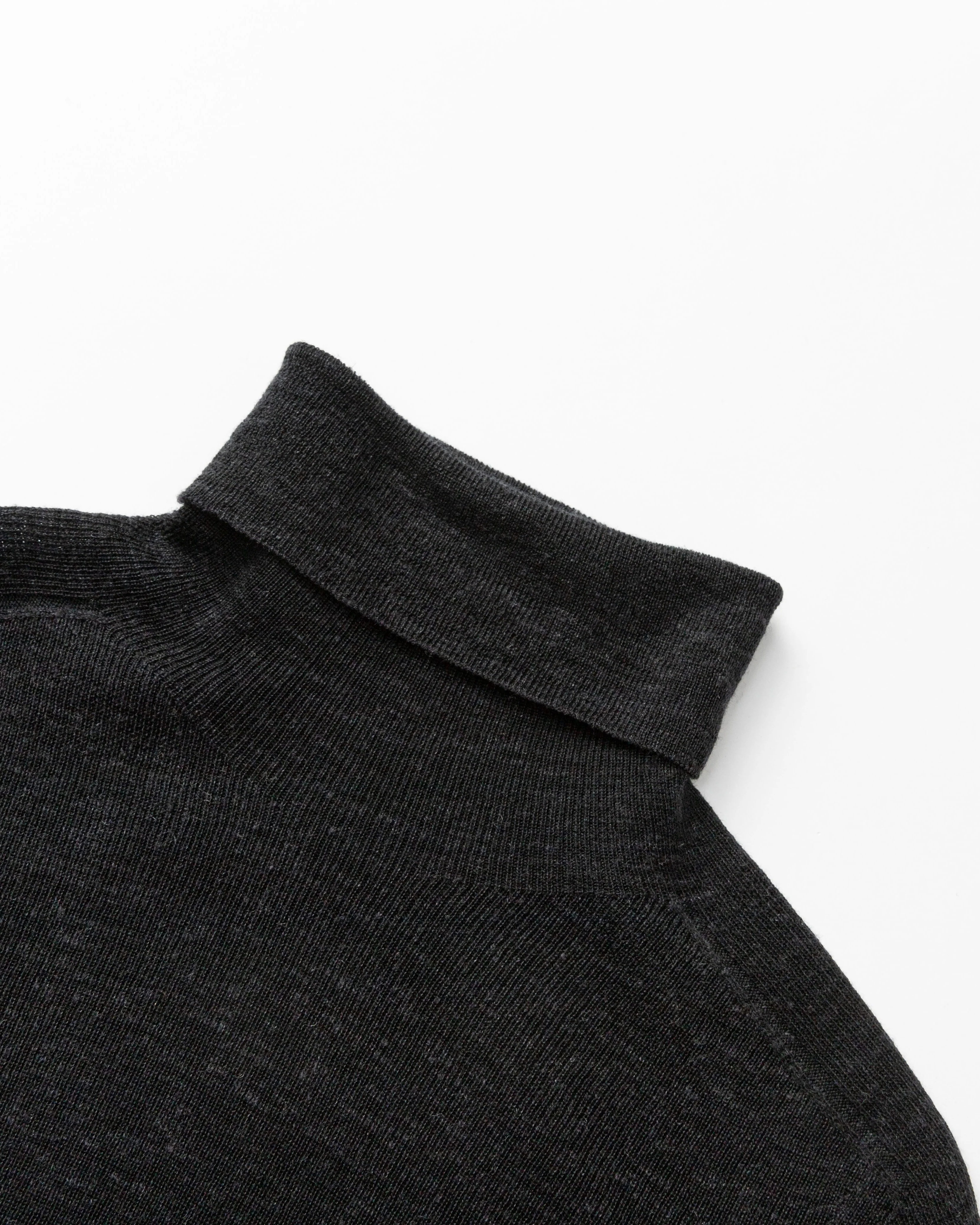 Ossa Knitted Hemp Turtleneck - Image 8
